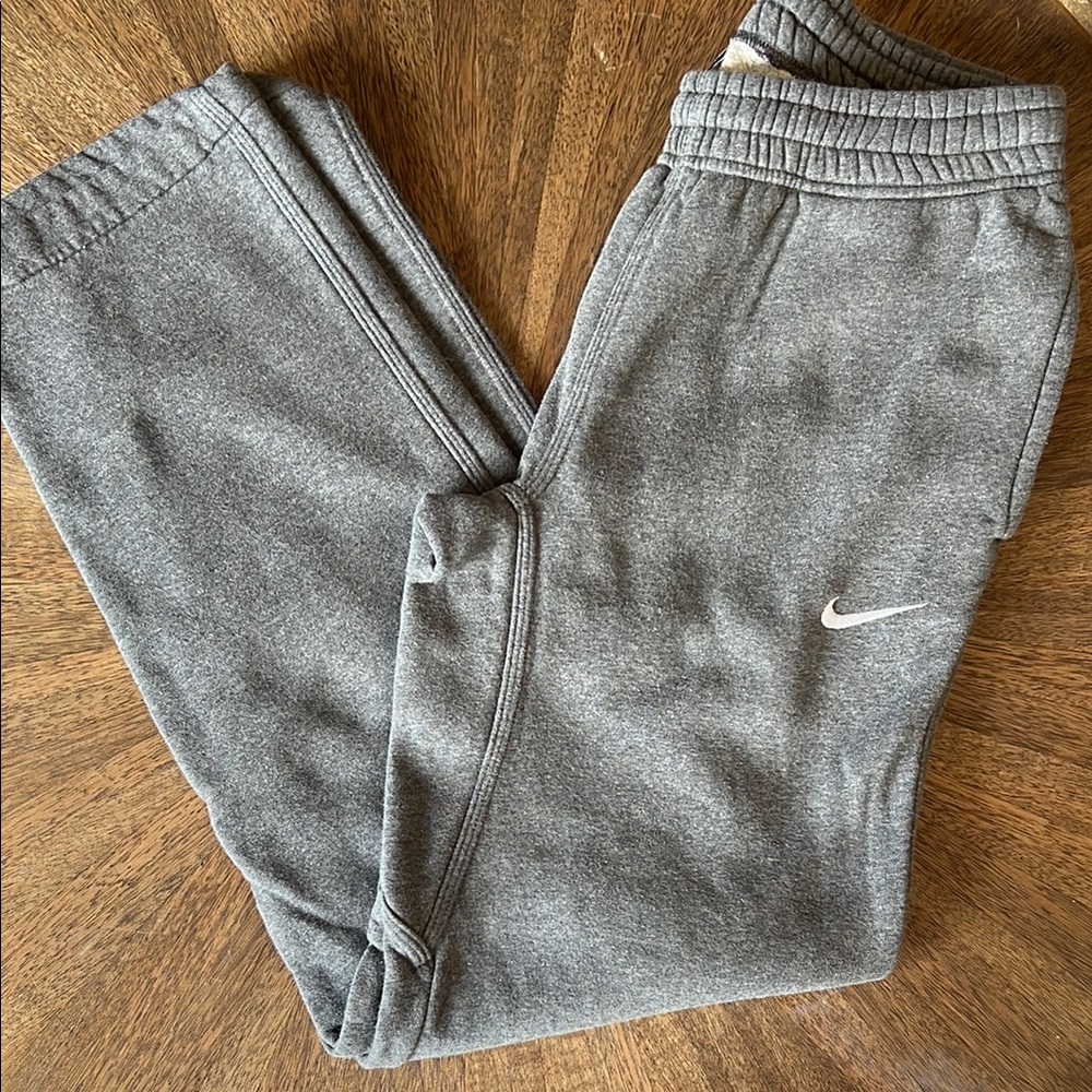 Nike Club Straight Leg Sweatpants